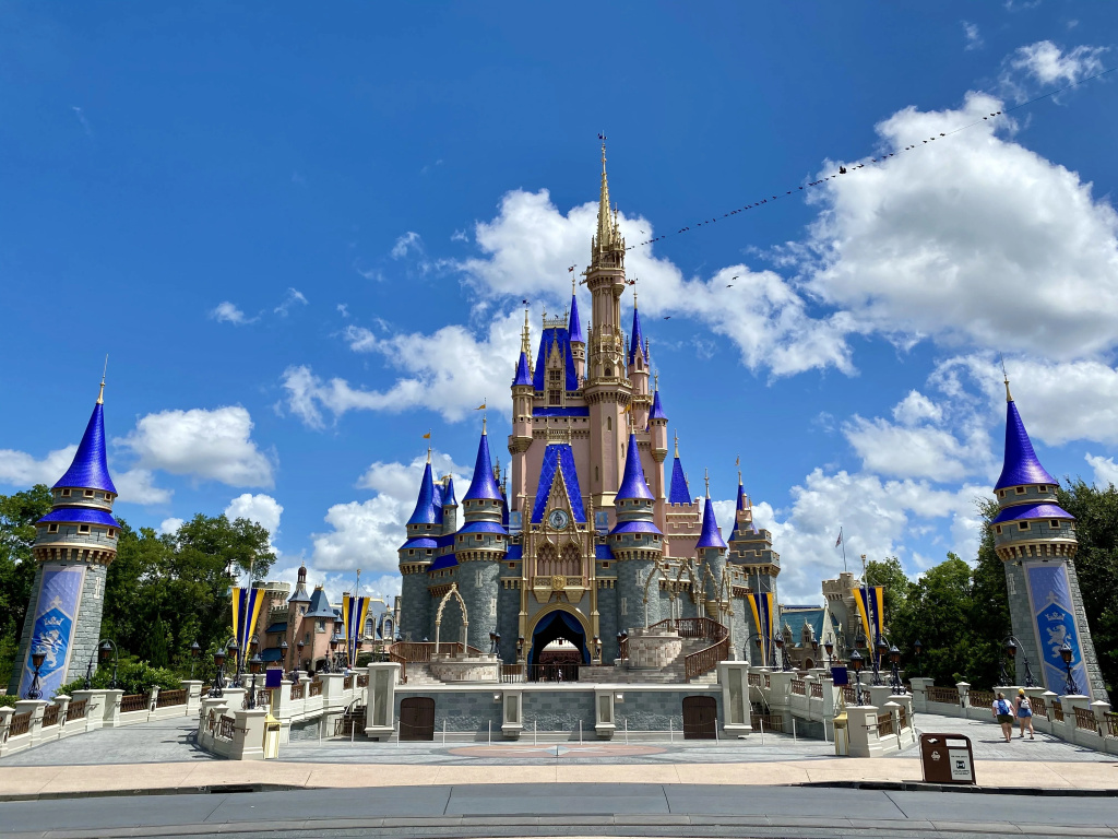 Holiday Inn Express & Suites Orlando- Lake Buena Vista by IHG