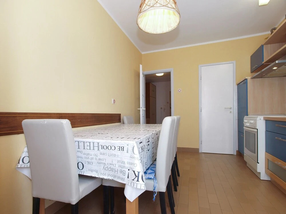 Apartment 1922