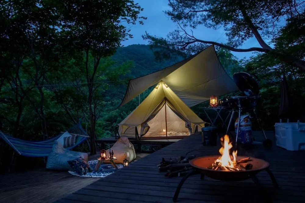 GLAMPiC GUESTHOUSE