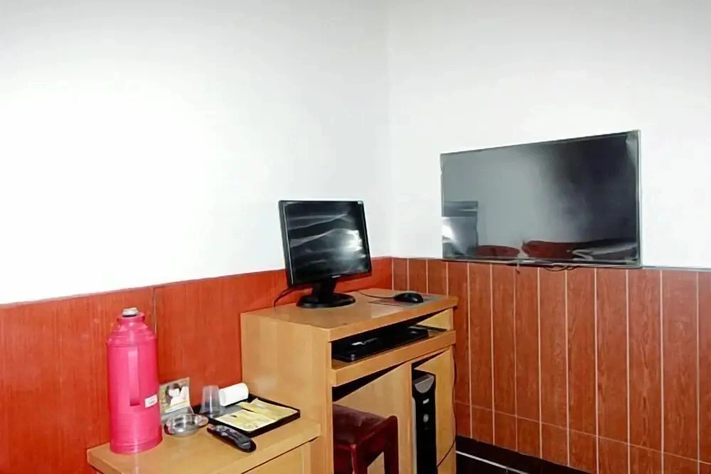 Xinyi Business Hotel