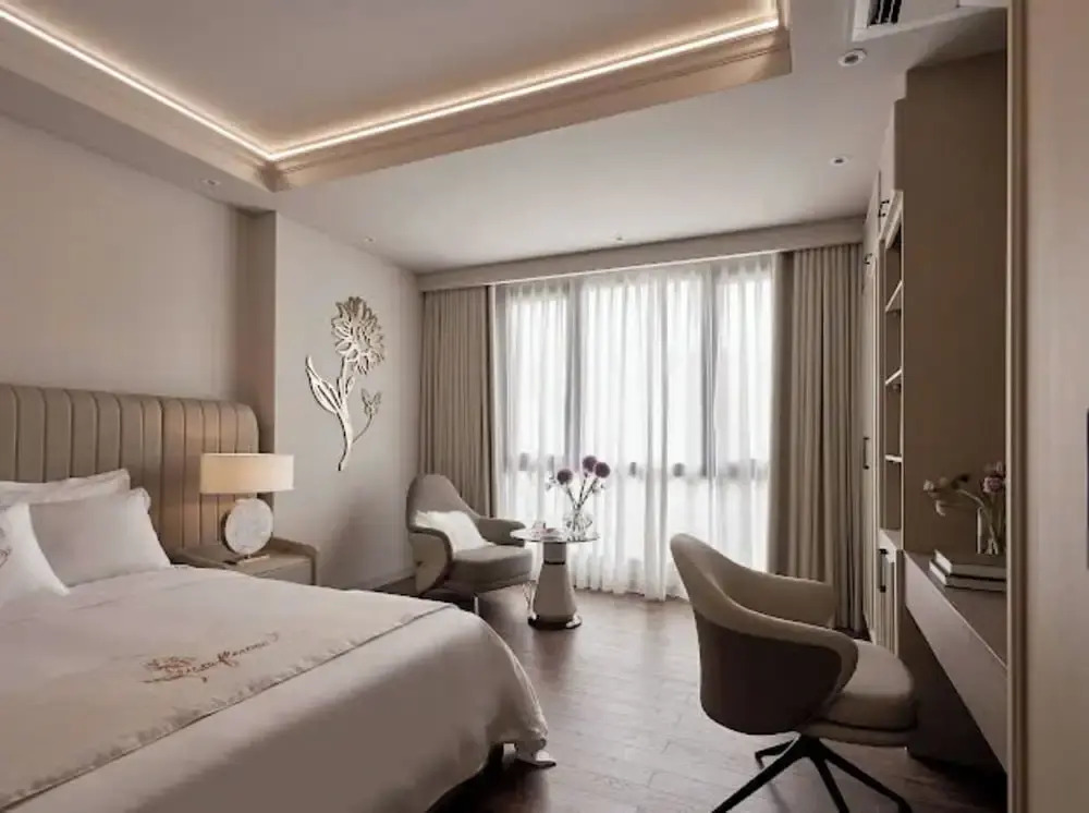 Sunflower Apartment - Luxury Suite by THC Group