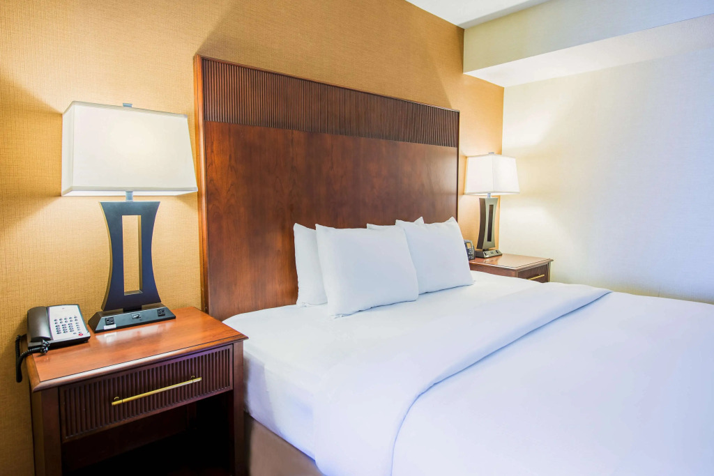 DoubleTree by Hilton Philadelphia Airport