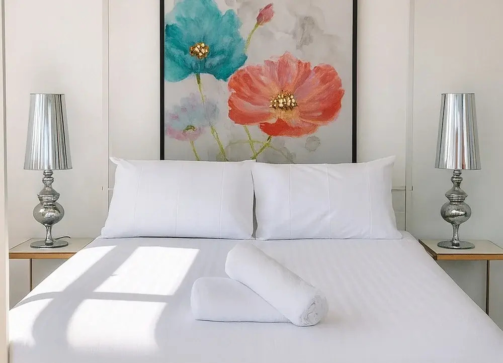 Light Filled 3-bed Coastal Home at Brighton Beach