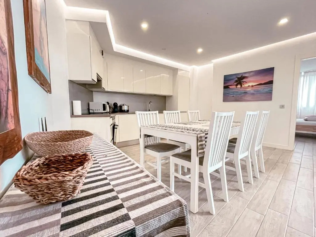 Ocean View Apartment, Heated pool, Free Parking PP207