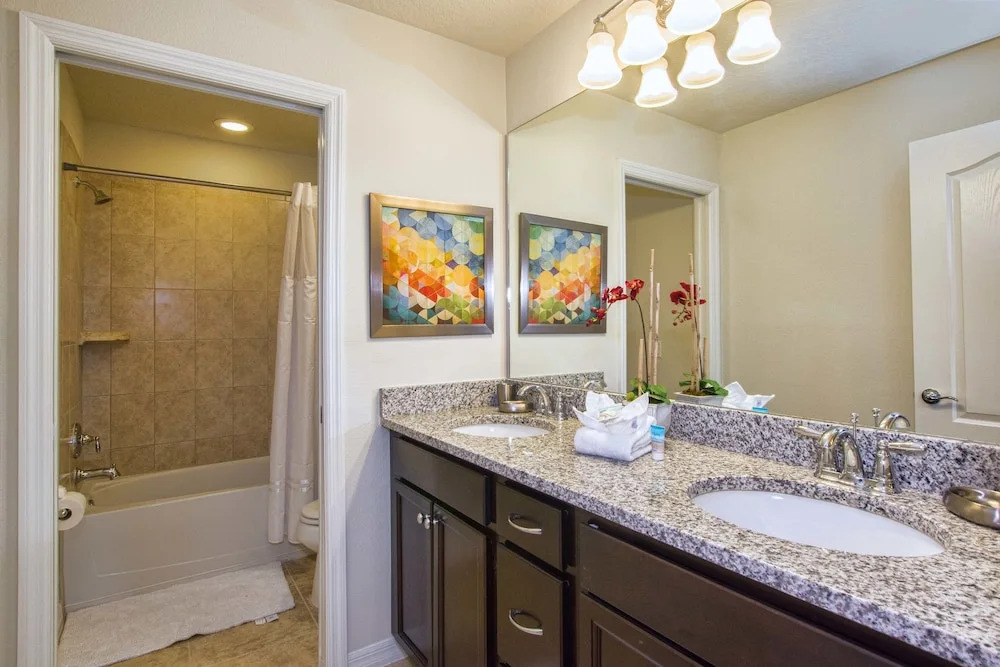 Windsor at Westside-6 Bedrooms House w/pool-3708WW