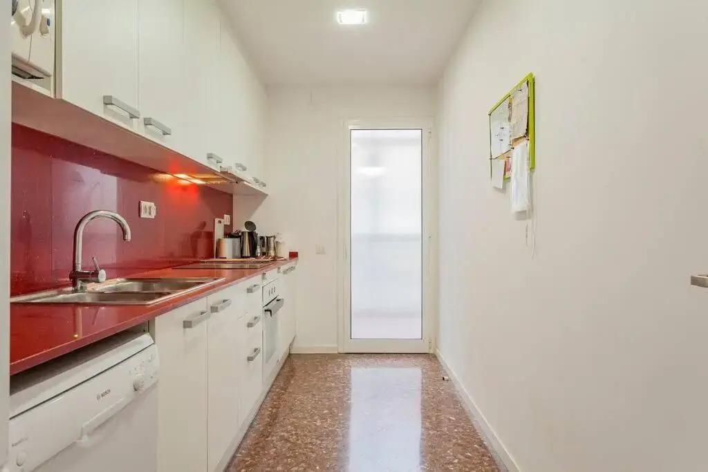 Big apartment for 9 in the heart of Eixample