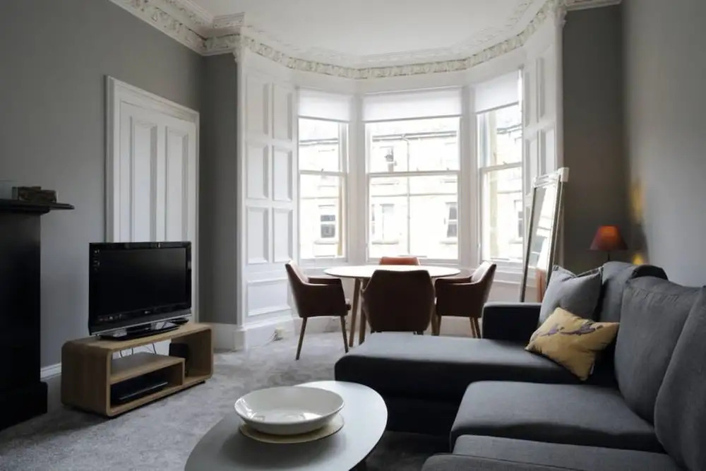 2 Bedroom Bruntsfield Apartment