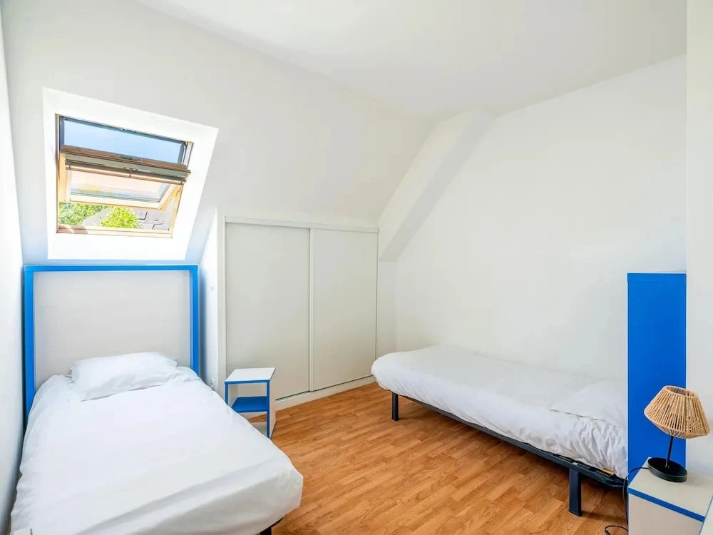 Spacious House for 6 in Parentis
