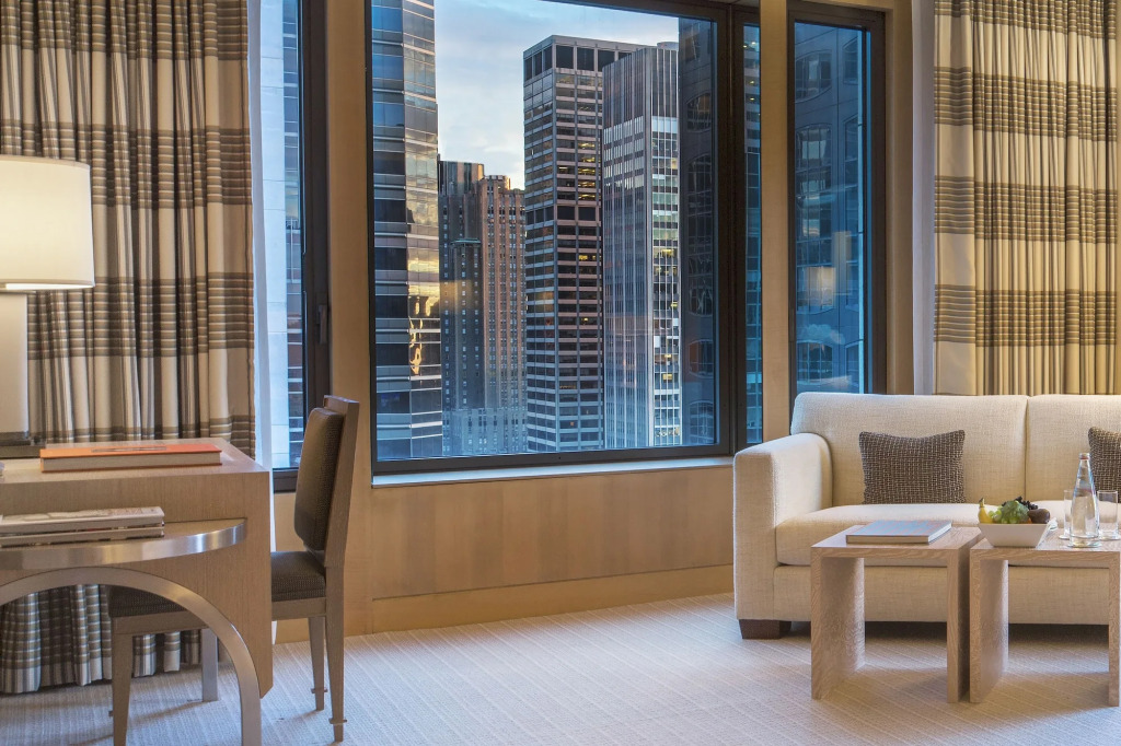 Отель Four Seasons New York