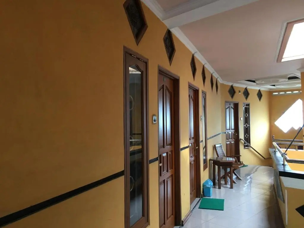 Hotel Alami near Alun-Alun Klaten