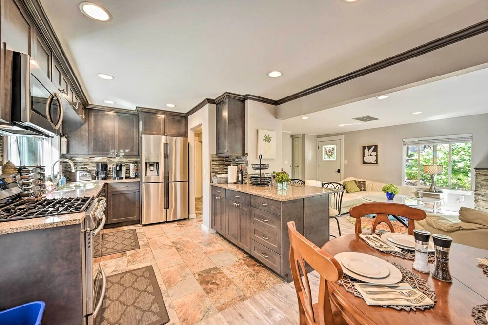Family-friendly Kirkland Home ~ 1 Mi to Downtown