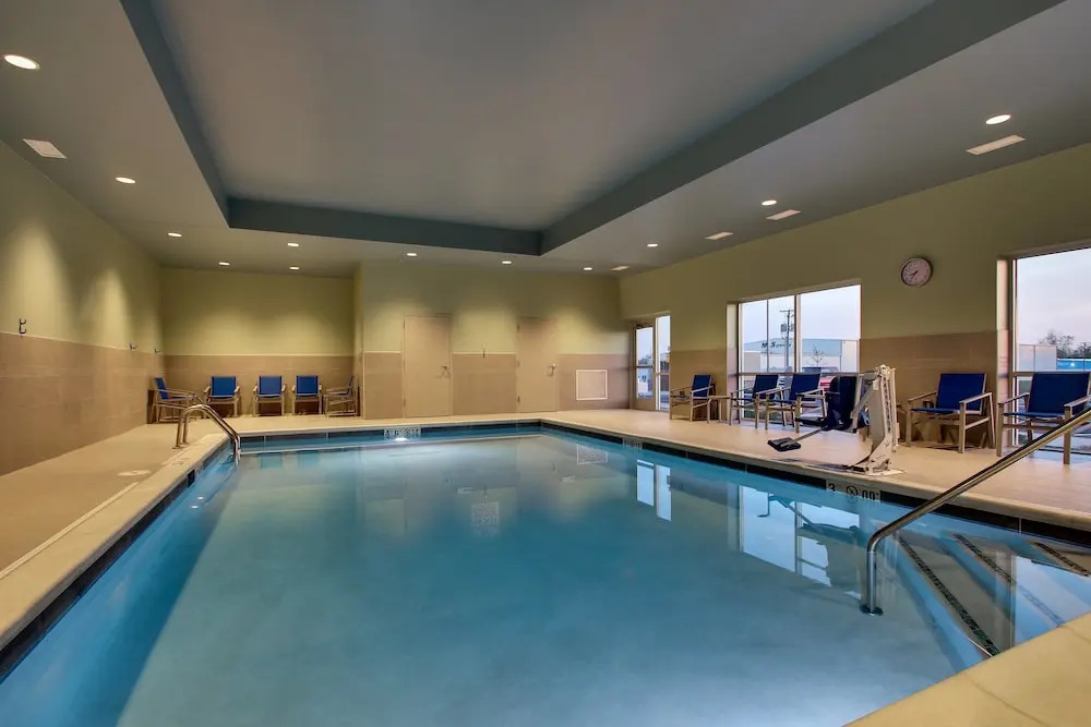 Holiday Inn Express & Suites Findlay North by IHG