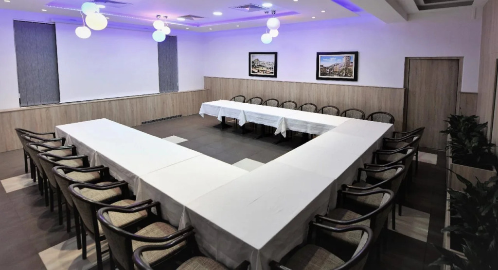 Hotel Alkar - Family Friendly Hotel with Pool in Sinj, Dalmatia