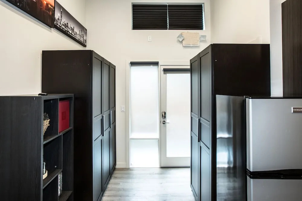 Modern Seattle Condo Sleeps 4