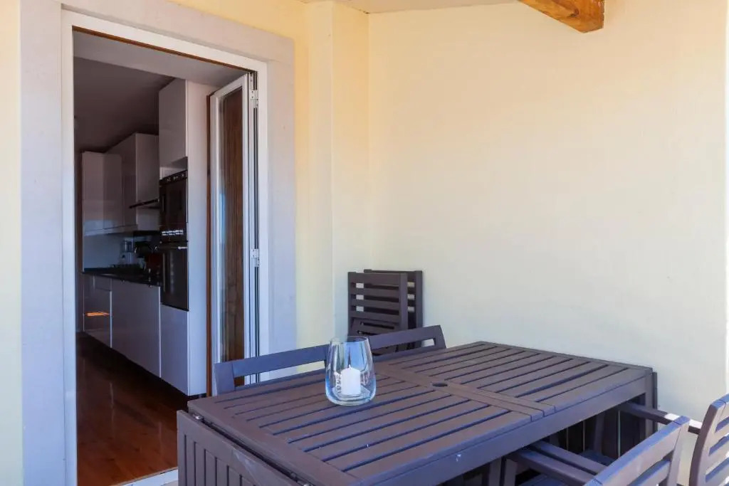 Breathtaking River-City View Two Private Terraces 3 Bedrooms and 3 Bathrooms 17th Century Building Central Bica Chiado District