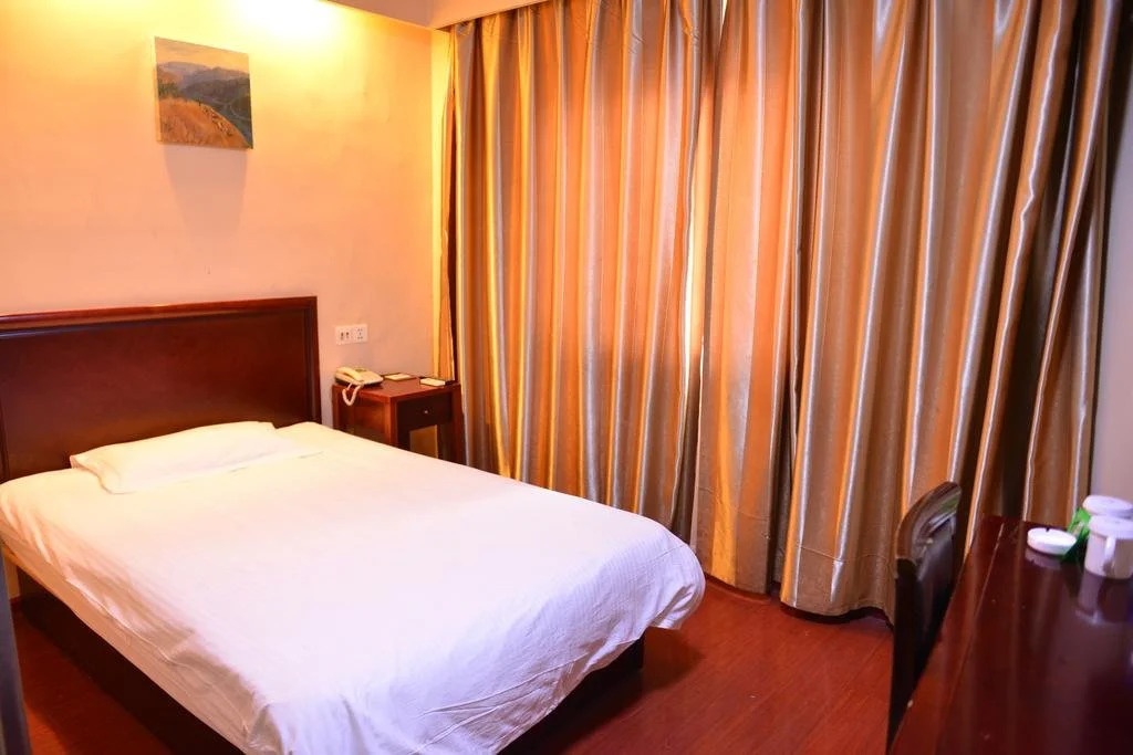 Jinzuan 100 Holiday Hotel