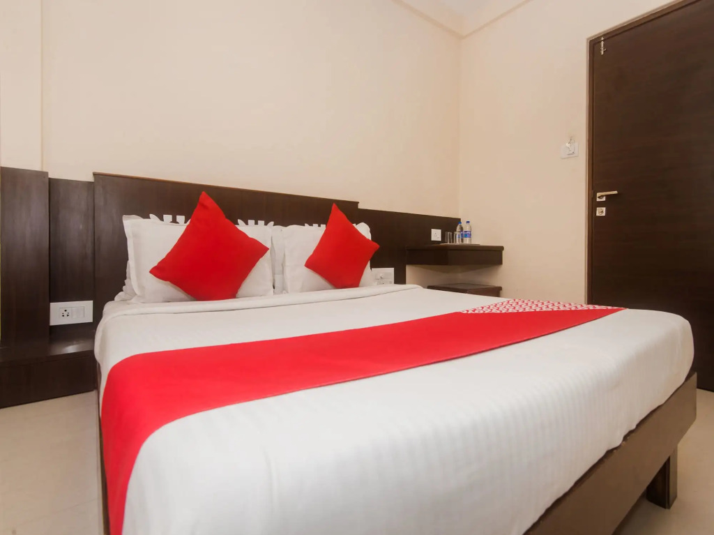 OYO 23656 Parimeet Hotel