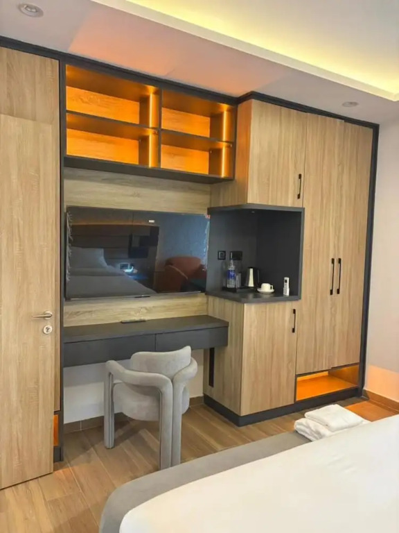 Memac Place Hotel & Restaurant