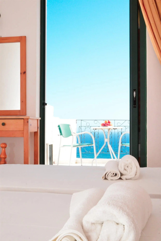 Iro Hotel