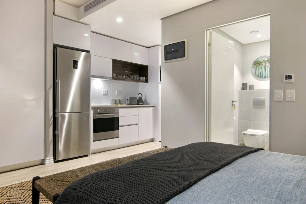 16 On Bree - Unit 2810