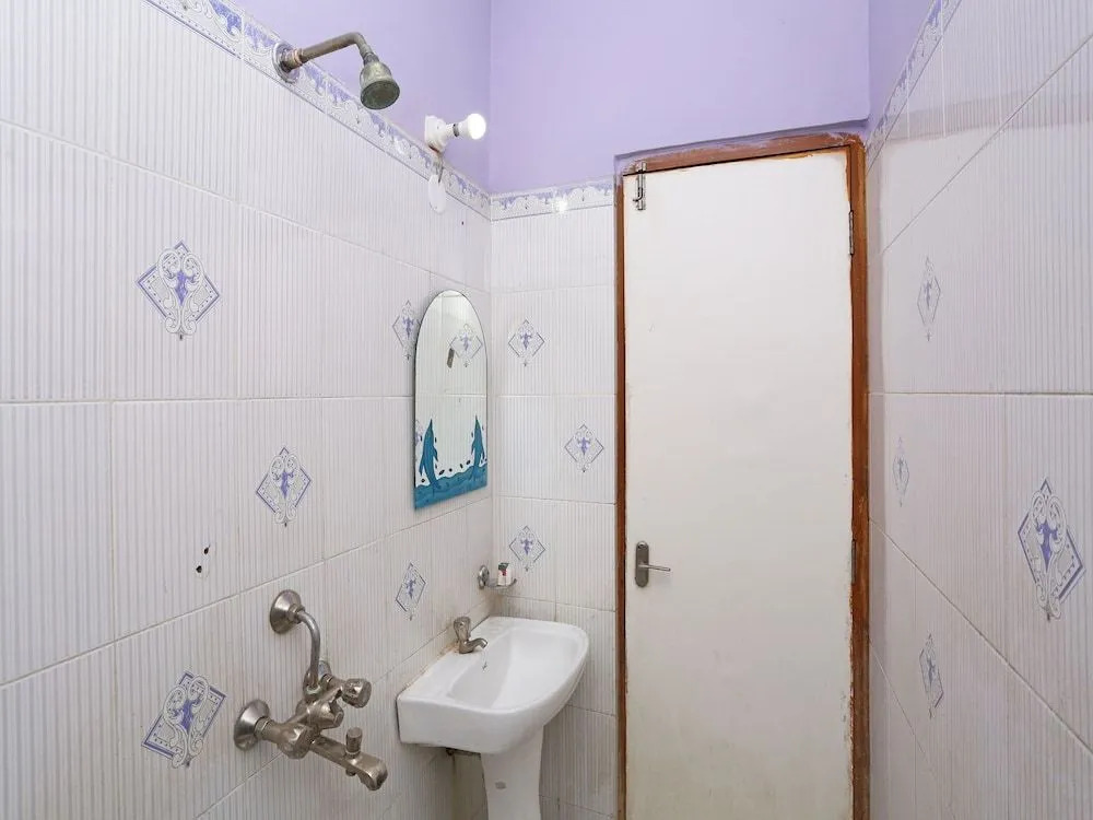 OYO 11731 Sterling Guest House