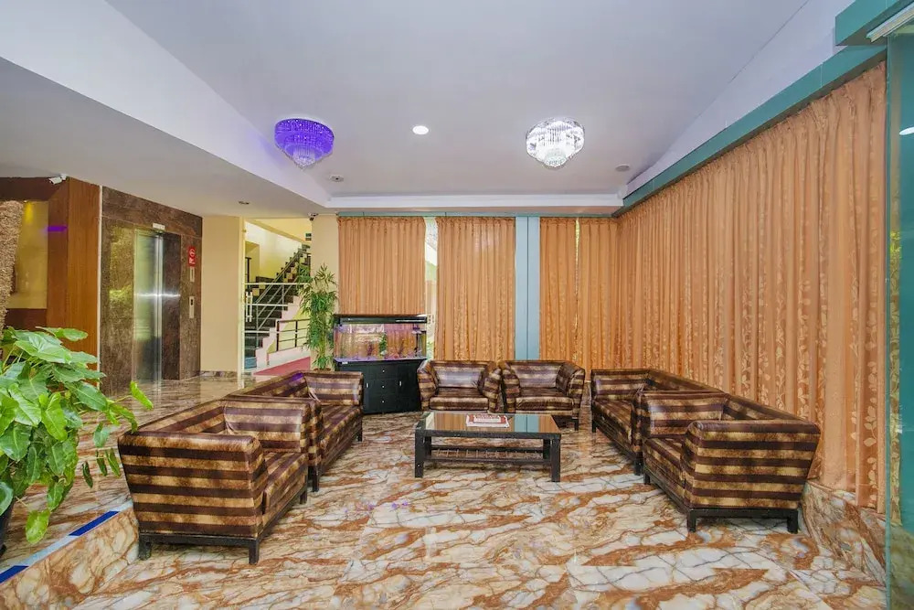 Hotel Comforts Suites