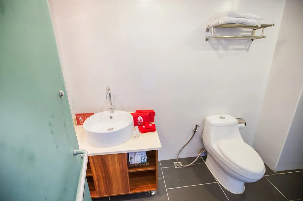 ZEN Rooms Arak Road 7 Days Inn