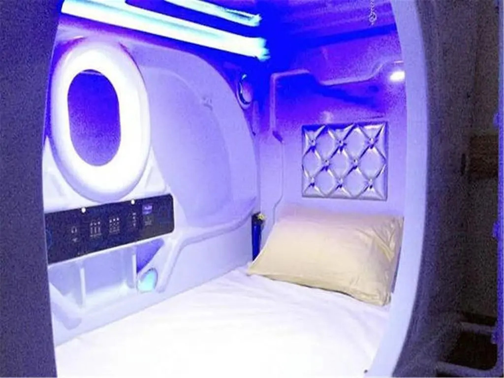 Fuzhou No.1 Space Capsule Youth Hostel