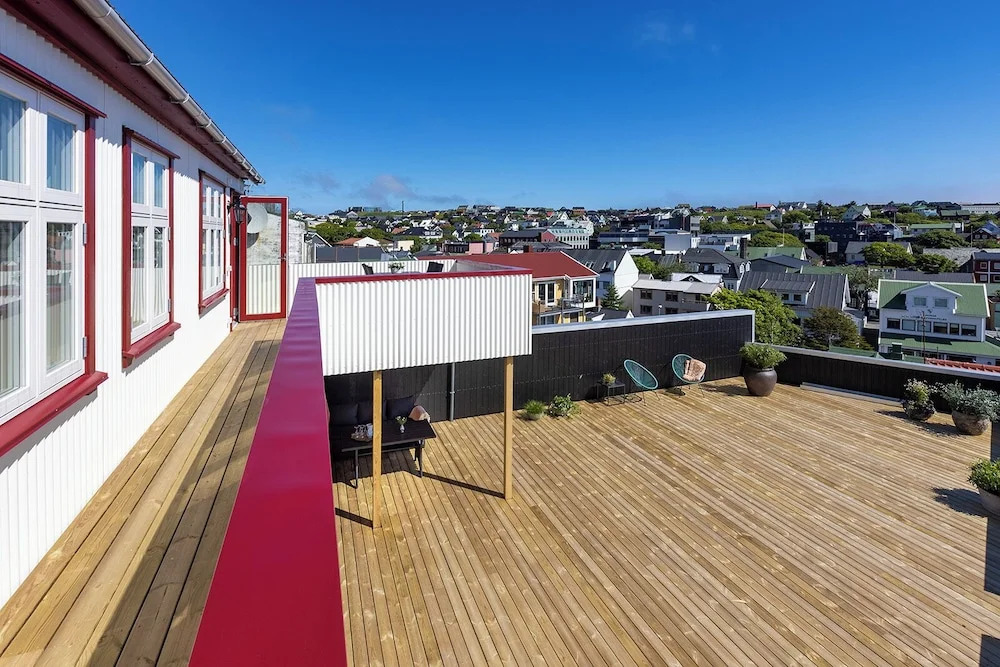 Downtown - Retro Decor - Stunning Views - Terrace