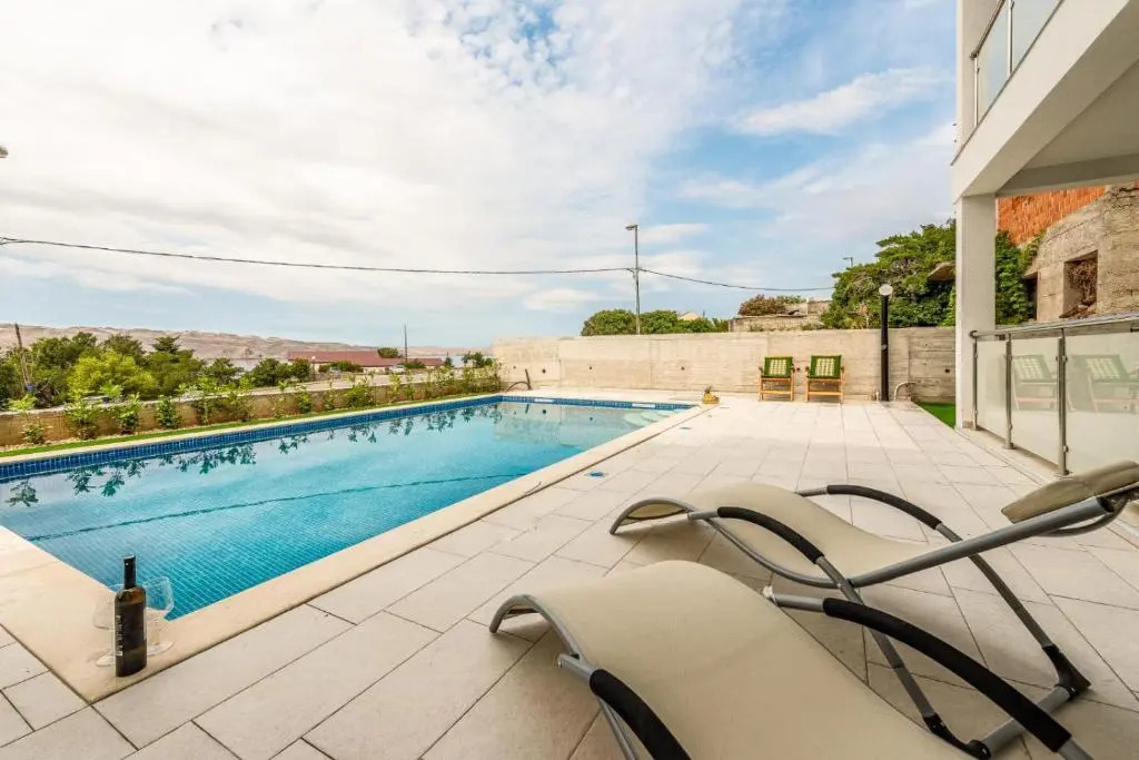 Villa Stella with pool and seaview