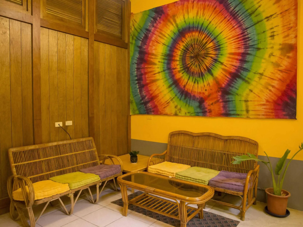 Rainbow Wave Surfing Hostel