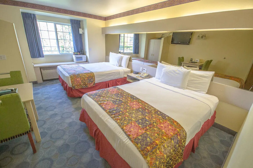 Auburn Travelodge Inn and Suites