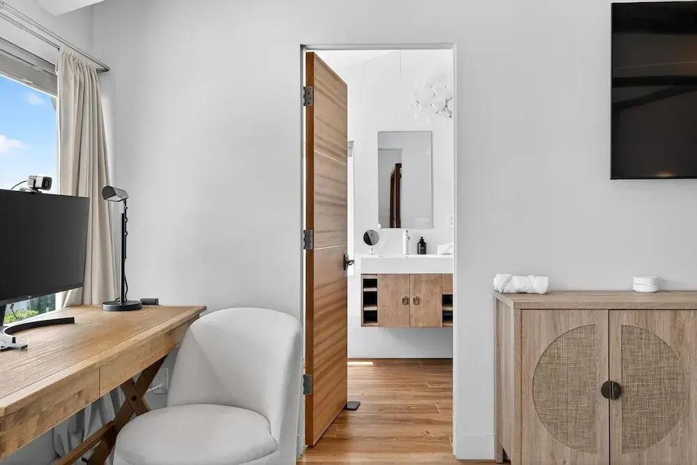 Your Coastal Getaway in Manhattan Beach Awaits