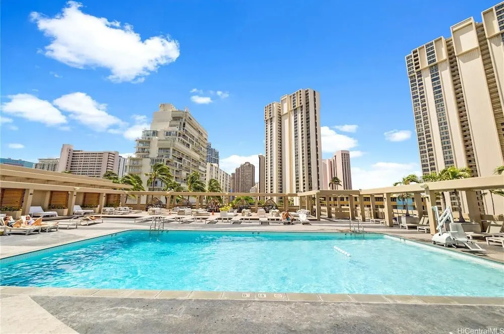 Stunning Ala Moana 2501