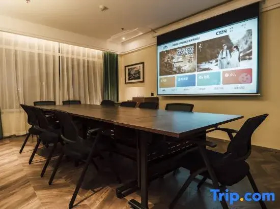 James Joyce Coffetel Hotel (Jinan Gangcheng District Yinzuo Mall)