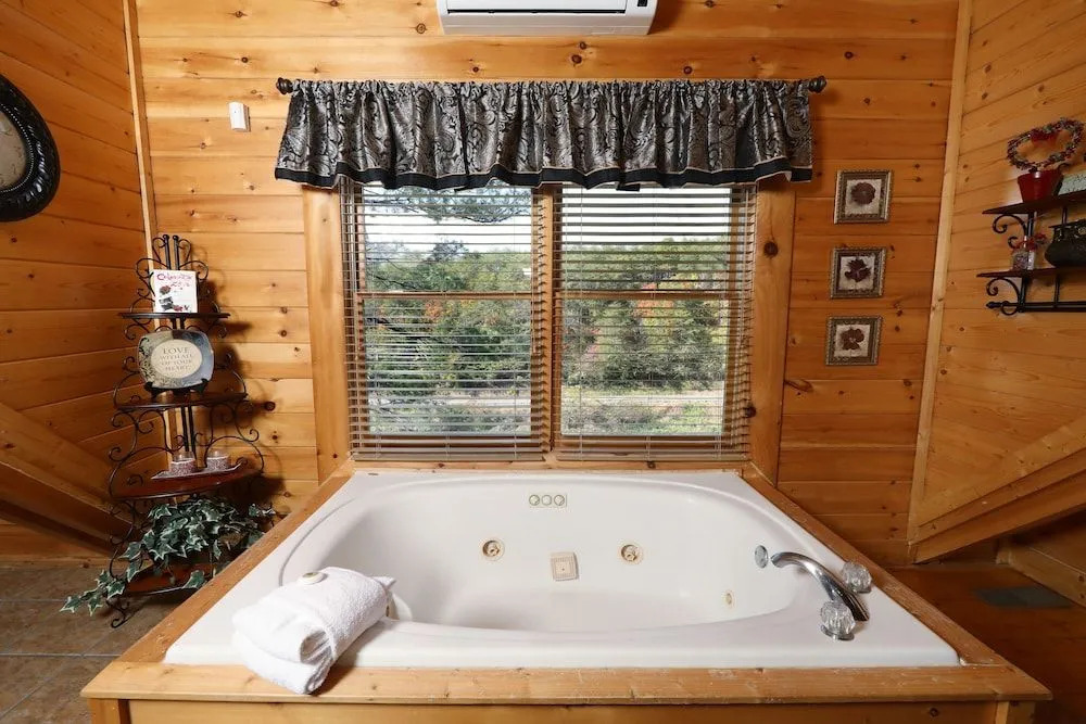 Blessed Nest 4 Br cabin by RedAwning