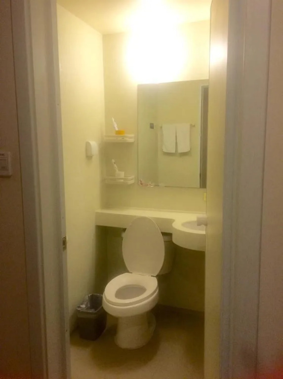 Eaka hotel