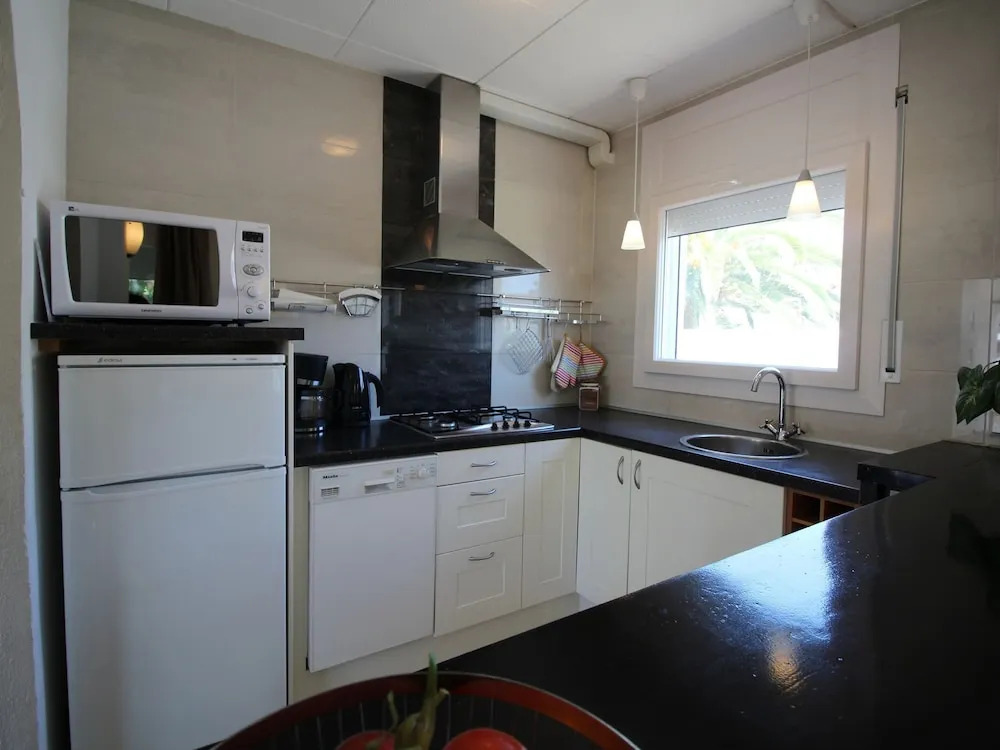 House With Outdoor Studio in Quiet Sector of Empuriabrava