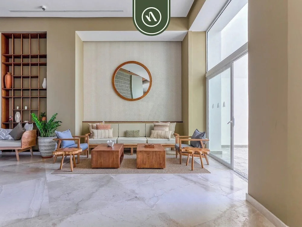 Luxury Oceanfront 3 BR Condo - Pools