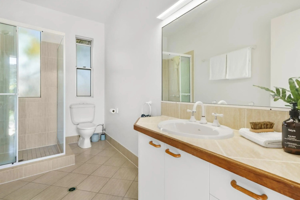 A Tropical Family Oasis in Sunshine Beach