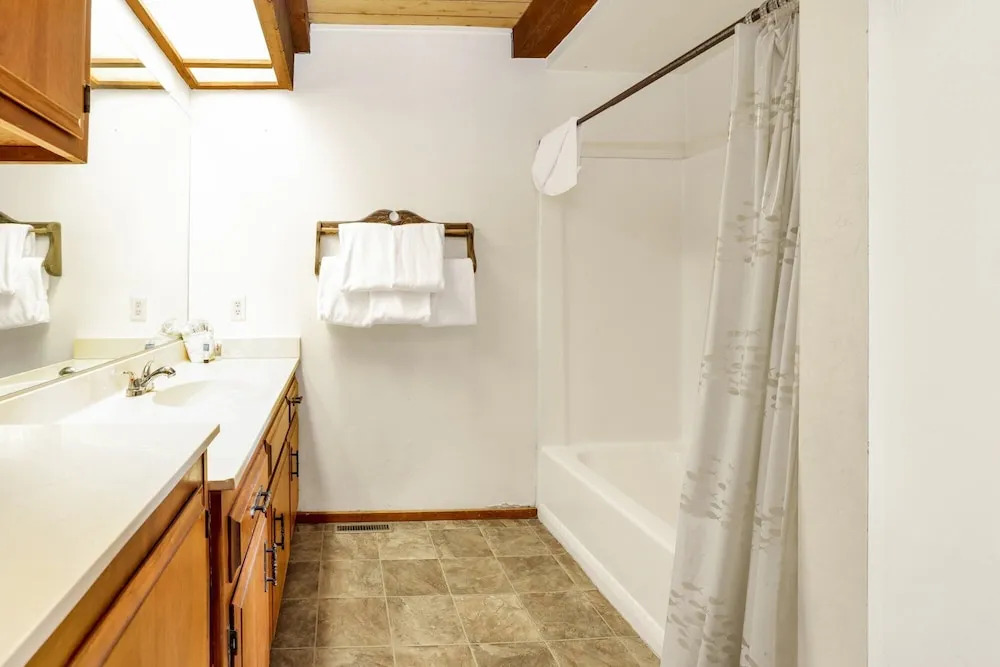 Lakeview Fishing House-121 by Big Bear Vacations