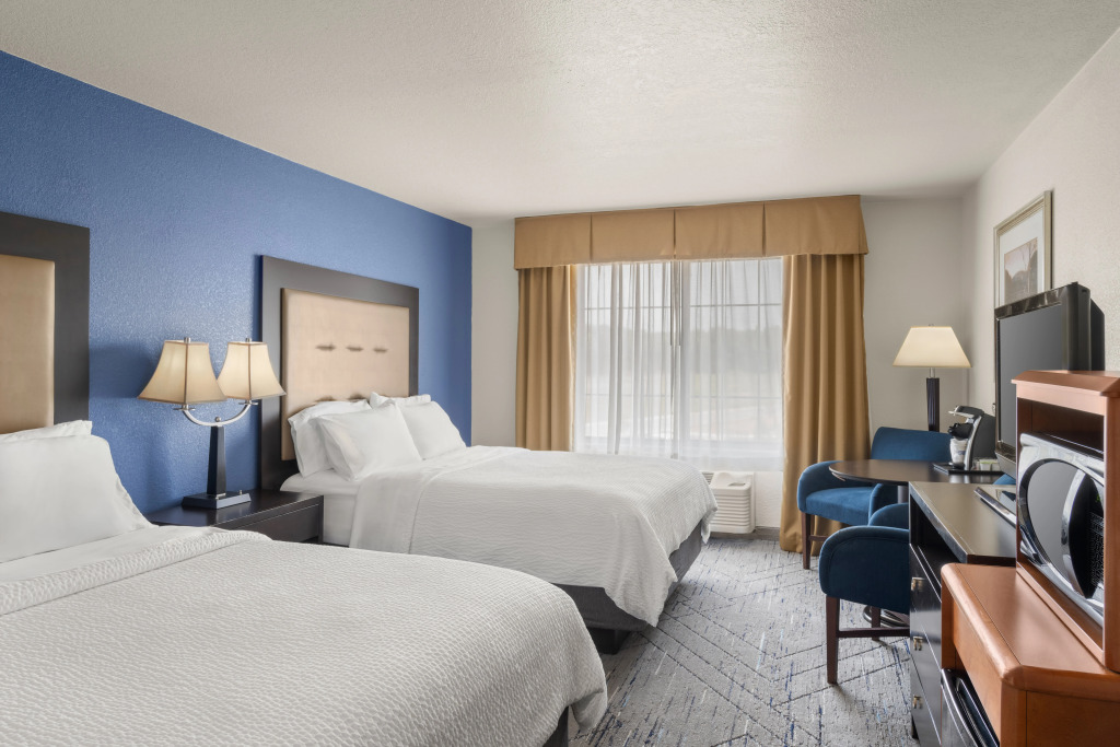 Holiday Inn Express & Suites New Buffalo, MI by IHG