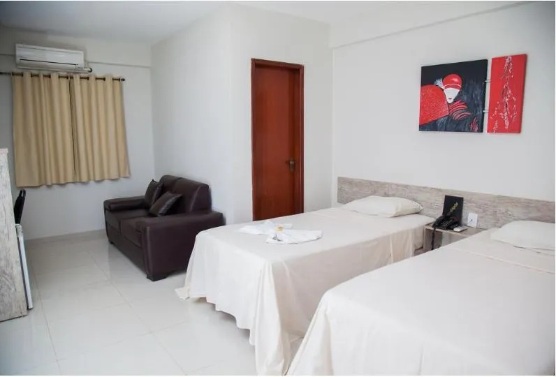 Leonardos Hotel