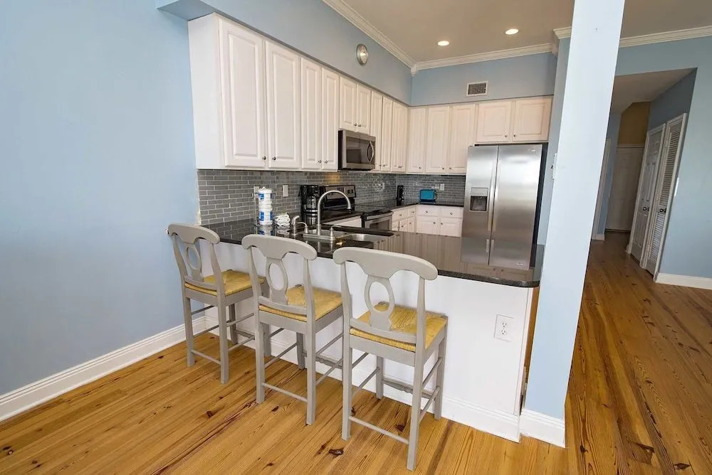 Sand Crab East Beach House 4 Bedrooms 3.5 Bathrooms Home