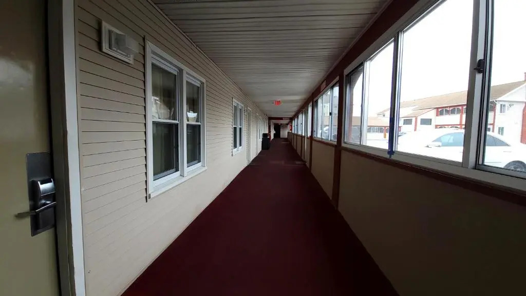 Red Carpet Inn West Springfield