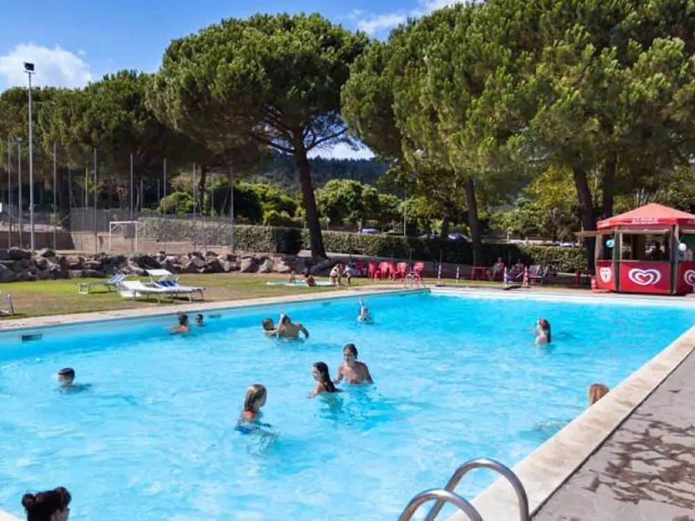 Cozy Mobile Home in Rome With Swimming Pool, Garden, Terrace