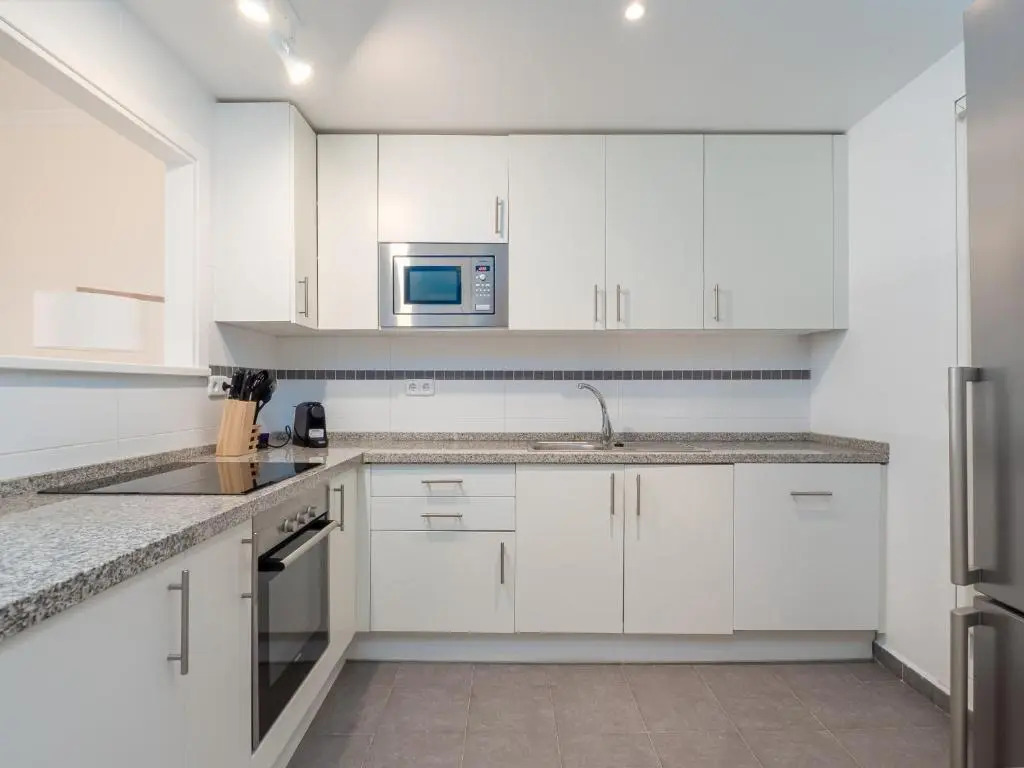 2297 Superb 2 bedrooms with seaview