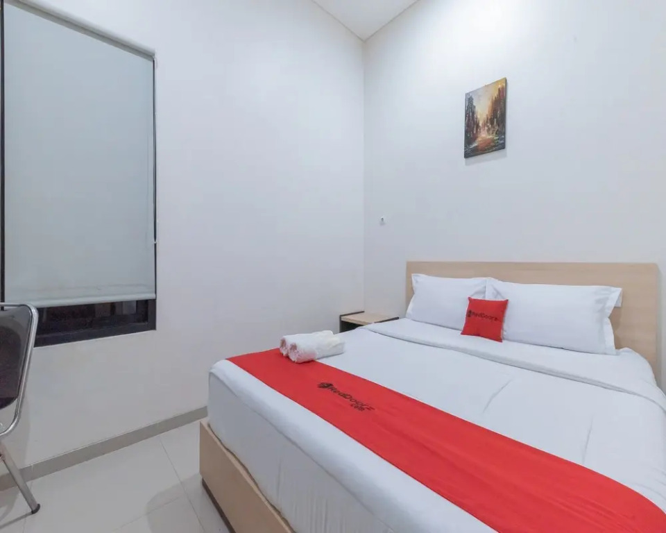 RedDoorz near CSB Mall Cirebon