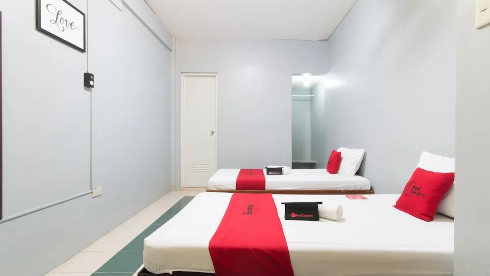 RedDoorz at Teofila Lodge