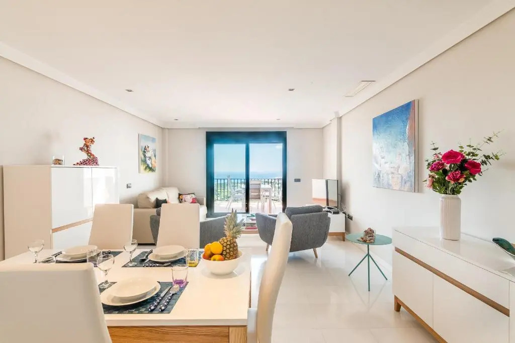2207-Modern apt with terrace and amazing seaview